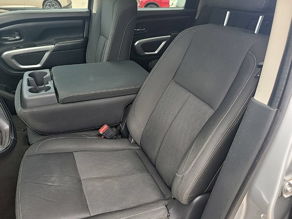 Used 2017 Nissan Titan SV AWD/4WD image 17