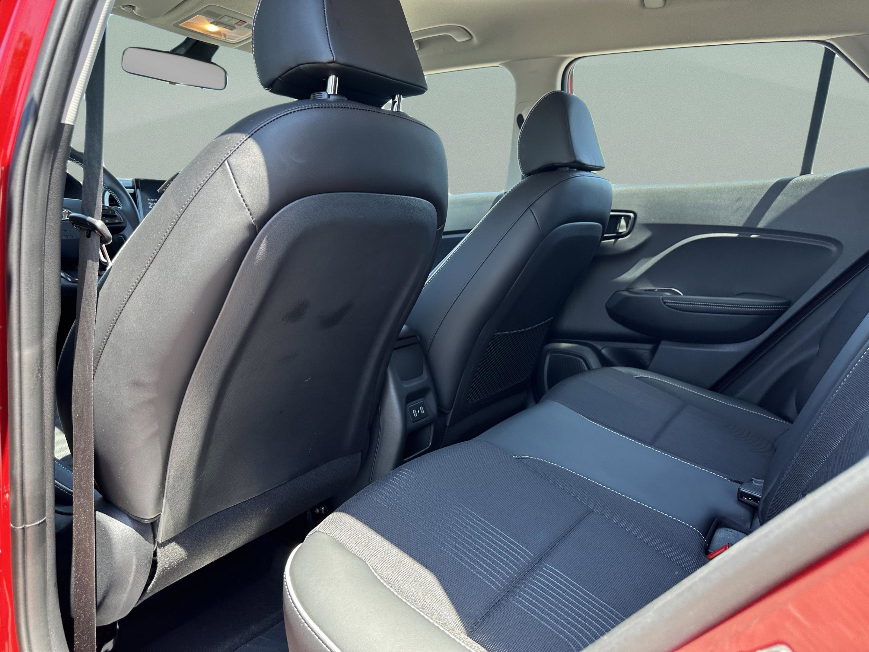 Certified 2024 Hyundai Venue Limited FWD image 15