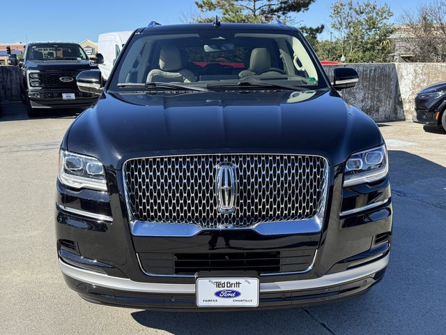 Used 2022 Lincoln Navigator Reserve image 2