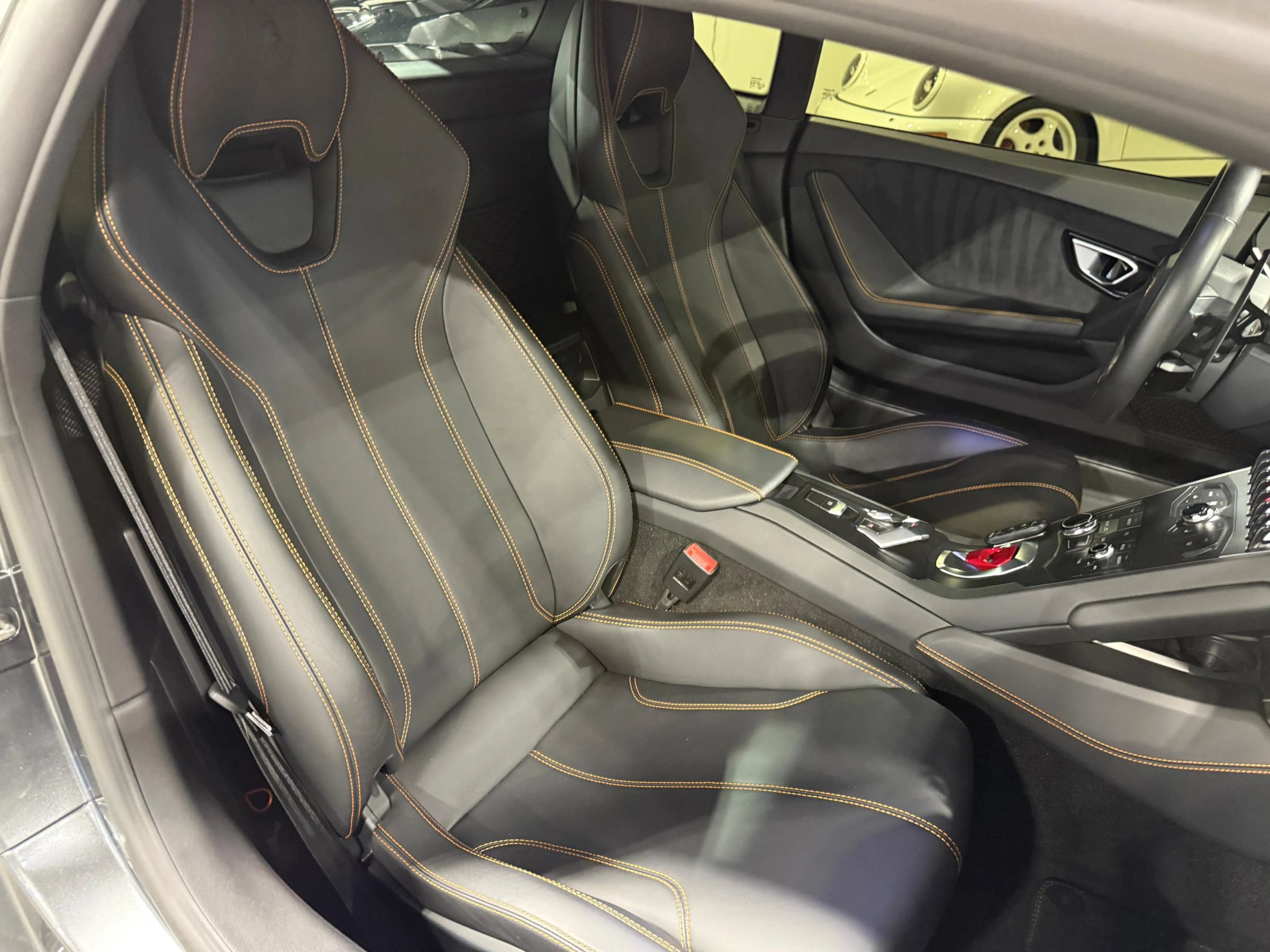Used 2016 Lamborghini Huracan LP 610-4 AWD/4WD image 37