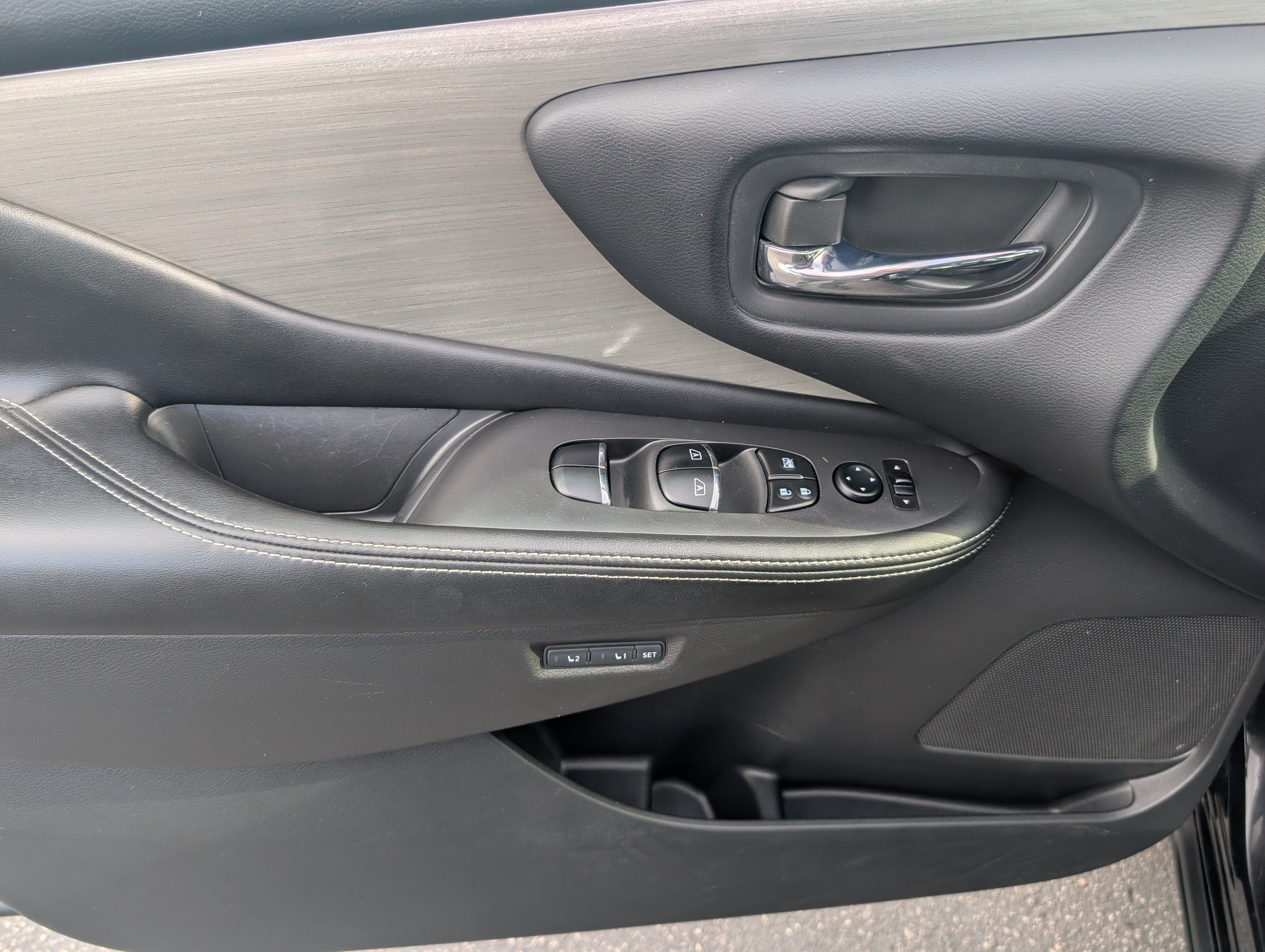 Used 2015 Nissan Murano Platinum w/ Platinum Technology Package AWD/4WD image 10