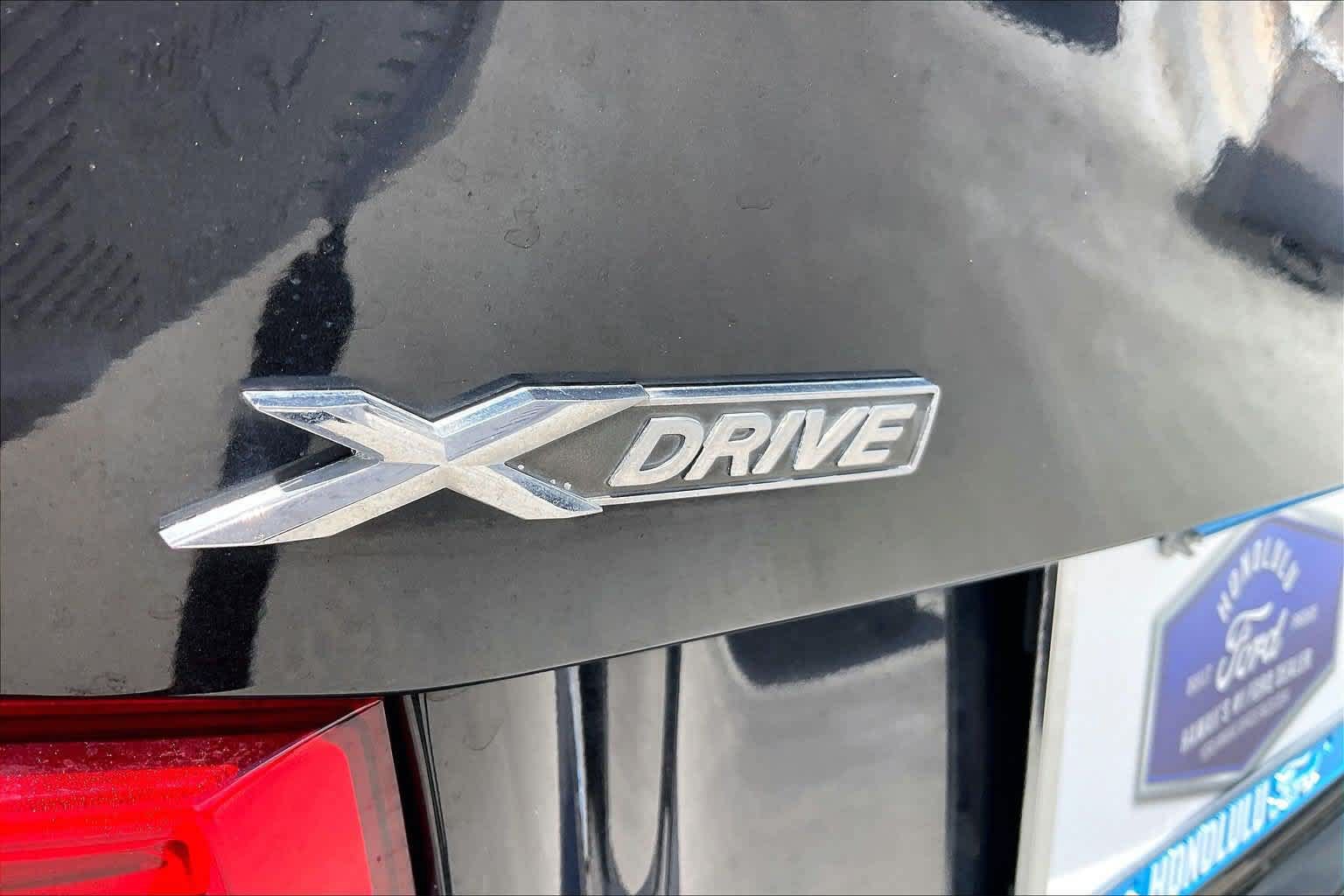 Used 2017 BMW 330i xDrive Sedan AWD/4WD image 7
