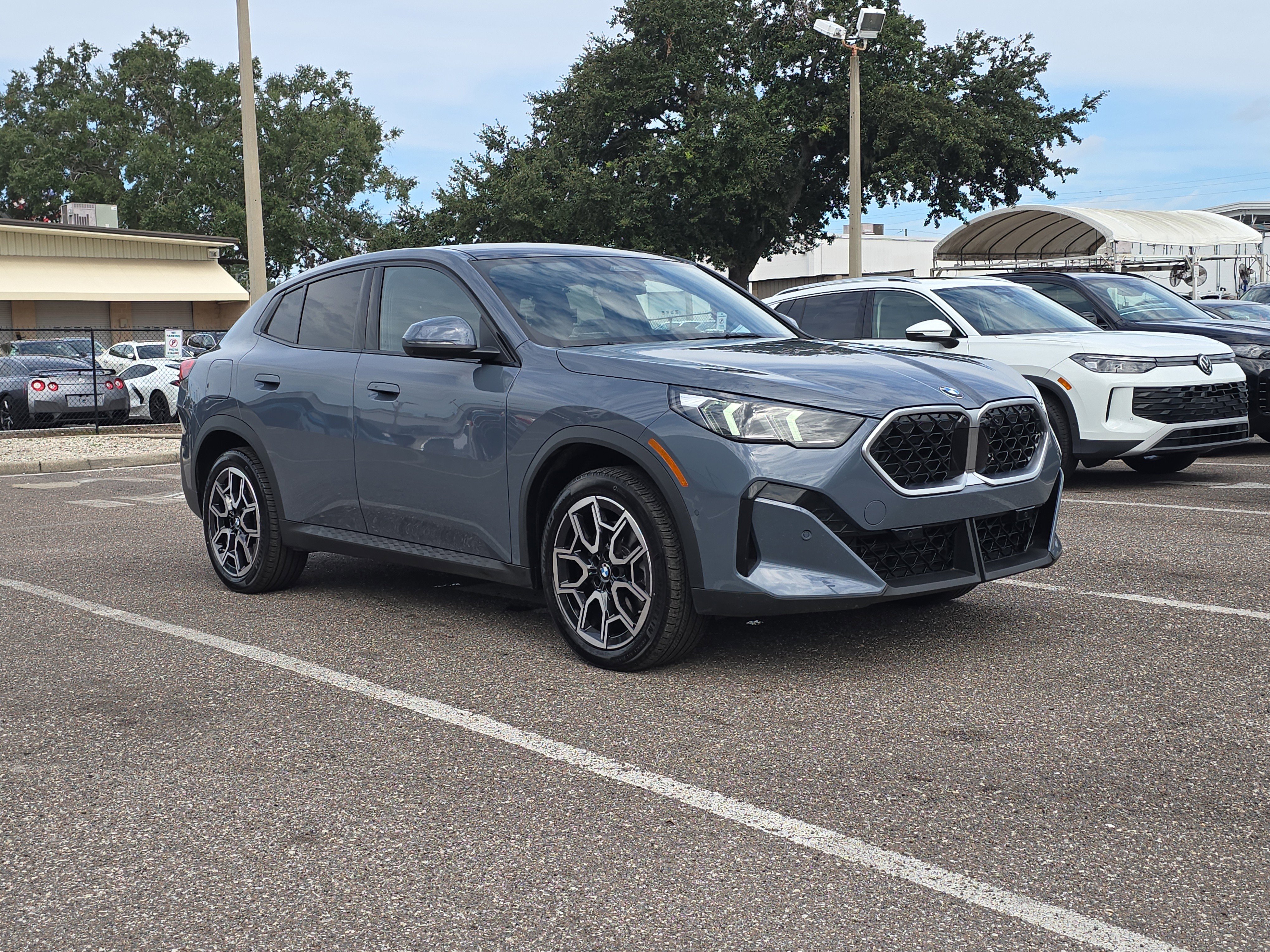 Used 2025 BMW X2 xDrive28i image 2