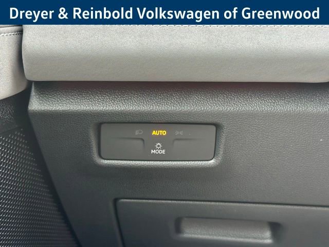 New 2026 Volkswagen Tiguan SE image 16