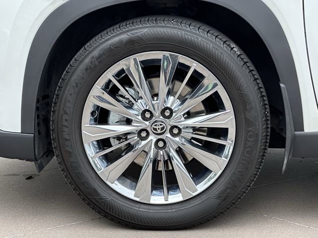 Used 2024 Toyota Grand Highlander Platinum image 9