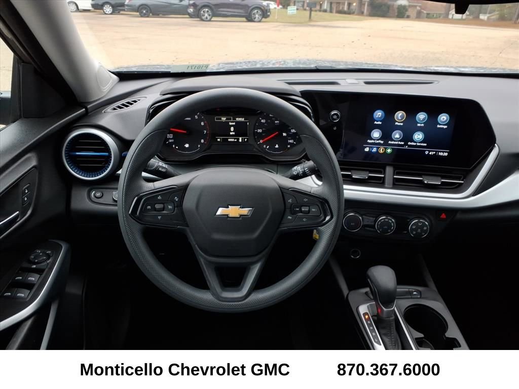 Used 2025 Chevrolet Trax LS w/ Driver Confidence Package image 8