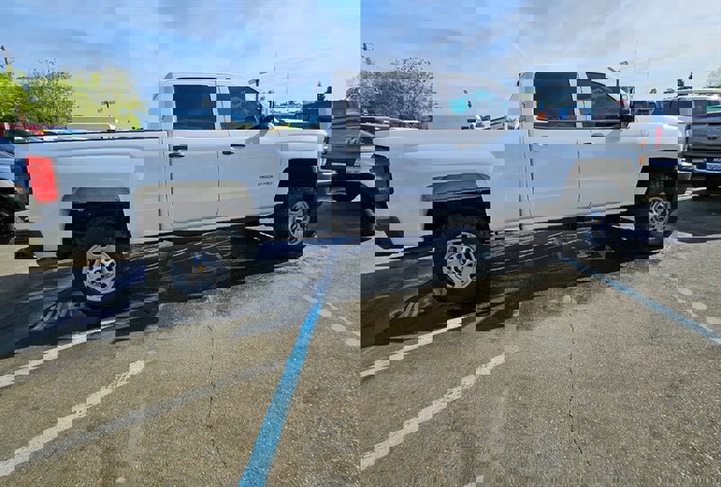 Used 2018 Chevrolet Silverado 2500 W/T w/ WT Fleet Convenience Package image 9