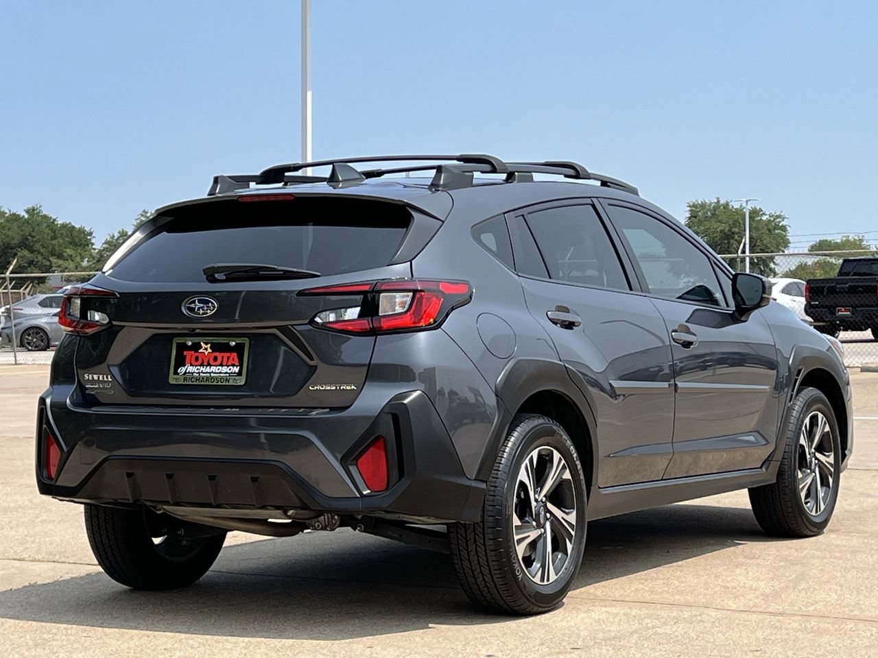 Used 2024 Subaru Crosstrek 2.0i Premium AWD/4WD image 4