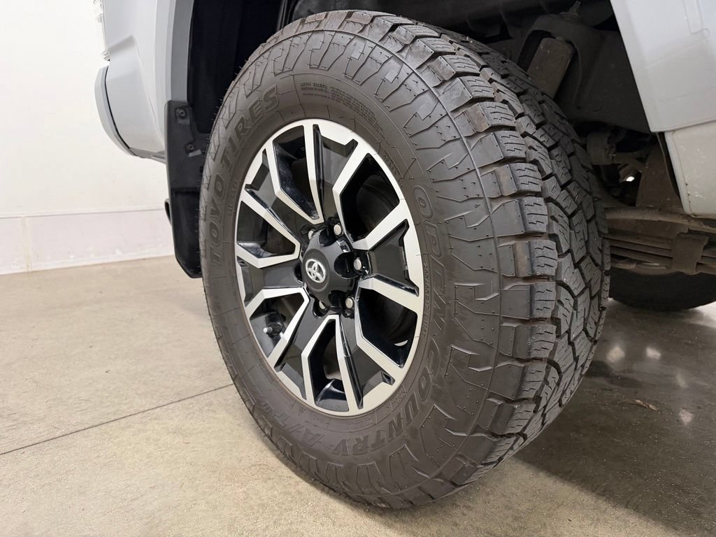 Used 2021 Toyota Tacoma TRD Sport AWD/4WD image 11