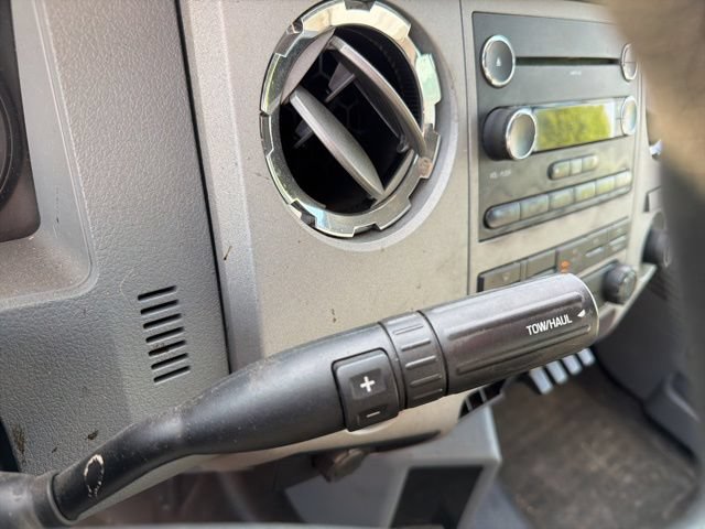 Used 2016 Ford F750 2WD Regular Cab Super Duty image 30