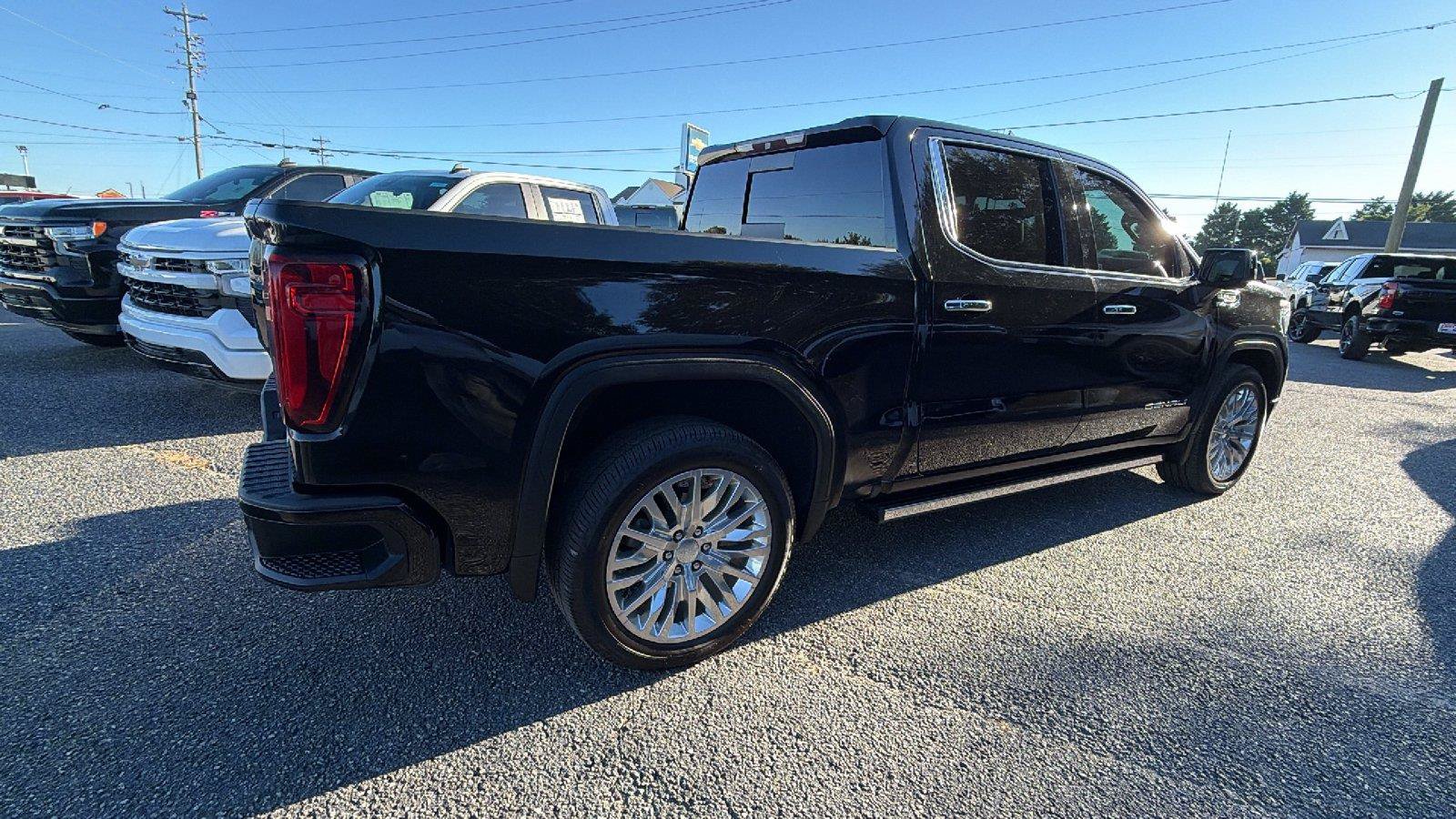Used 2019 GMC Sierra 1500 Denali w/ Denali Ultimate Package AWD/4WD image 9