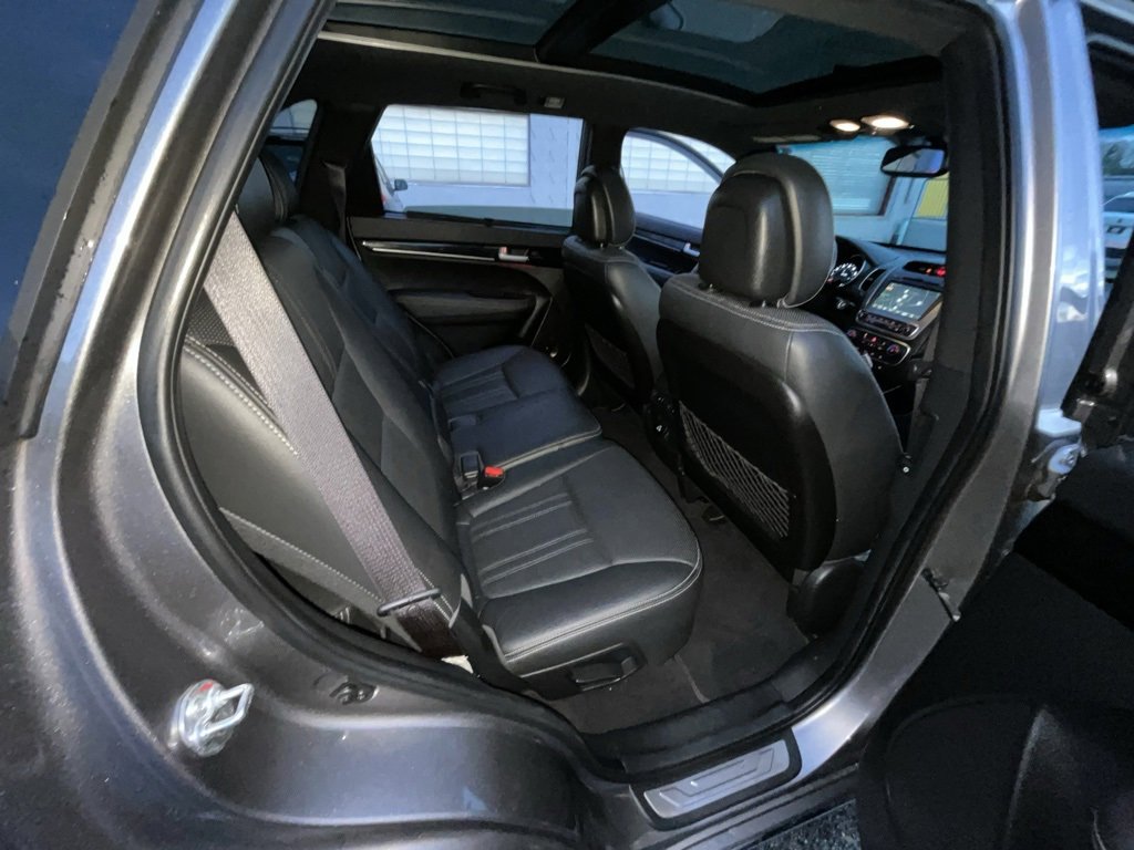 Used 2015 Kia Sorento SX image 31