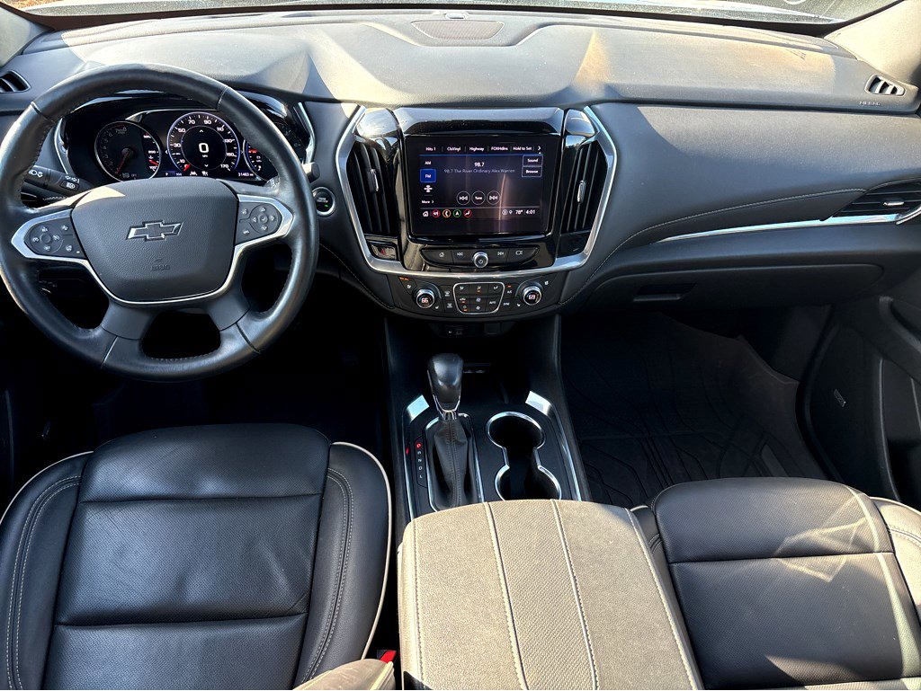 Used 2022 Chevrolet Traverse Premier w/ Redline Edition image 4