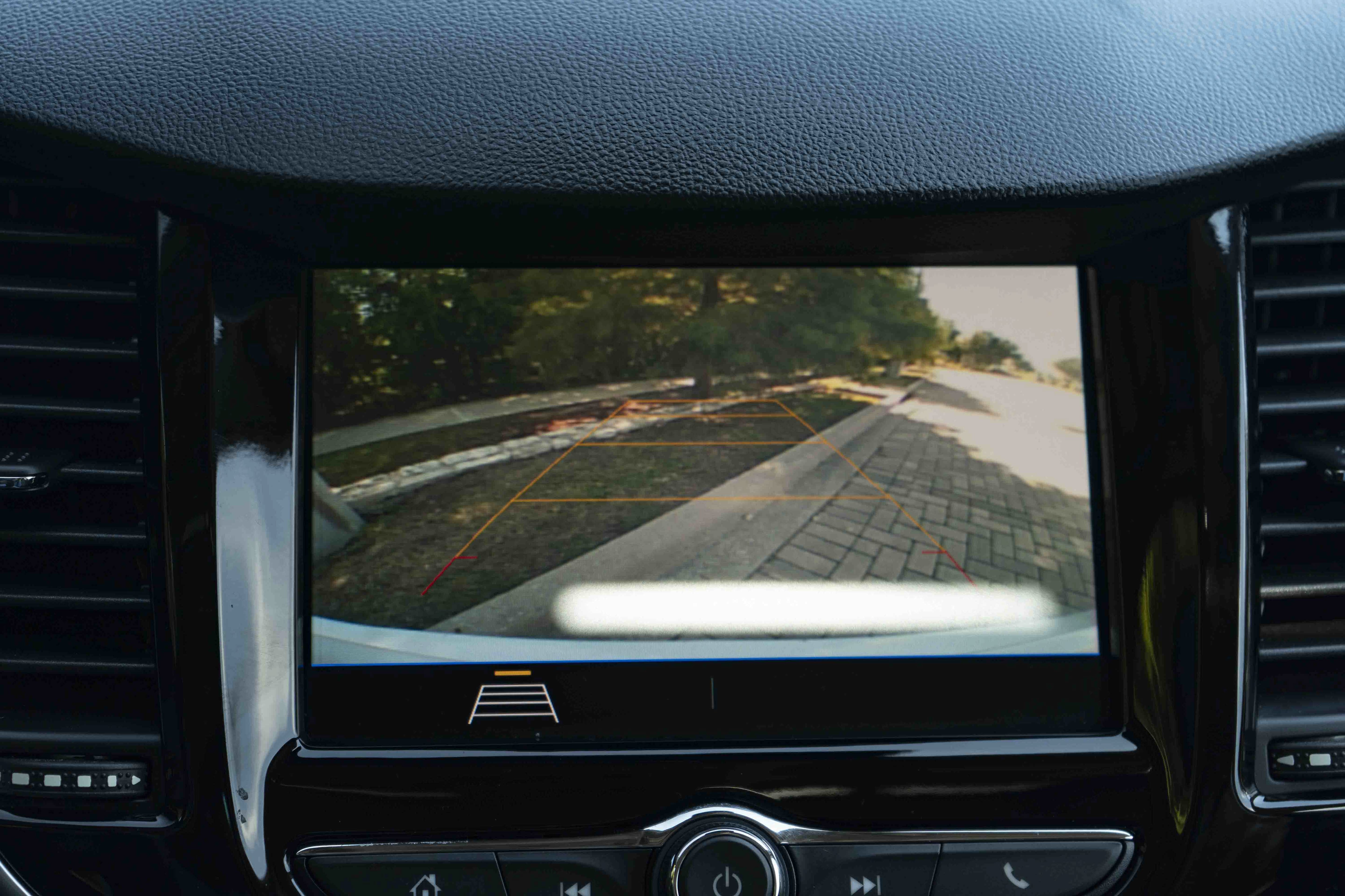 Used 2020 Chevrolet Trax Premier FWD image 28