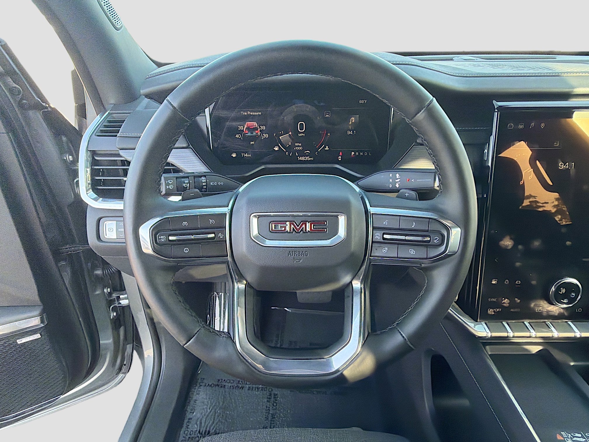 Used 2025 GMC Acadia Elevation FWD image 40