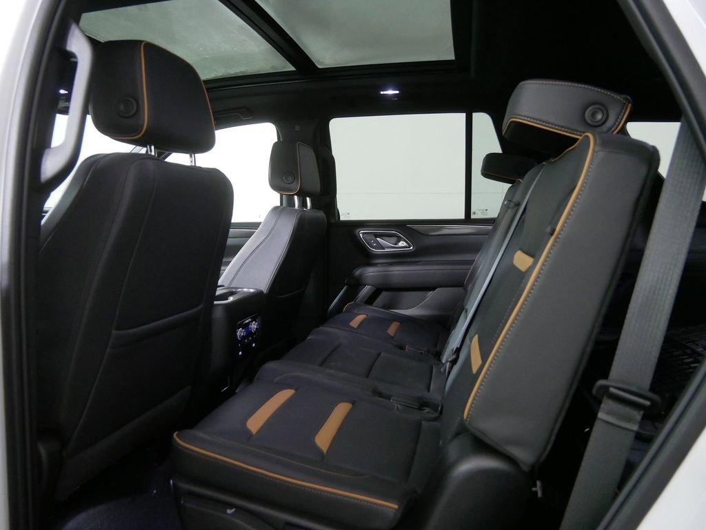 Used 2024 GMC Yukon AT4 w/ Technology Package image 19