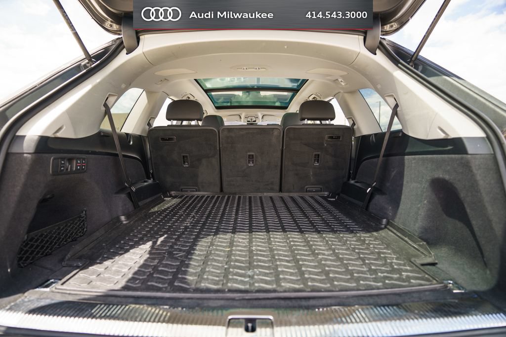 Used 2023 Audi Q7 3.0T Prestige w/ Prestige Package AWD/4WD image 41