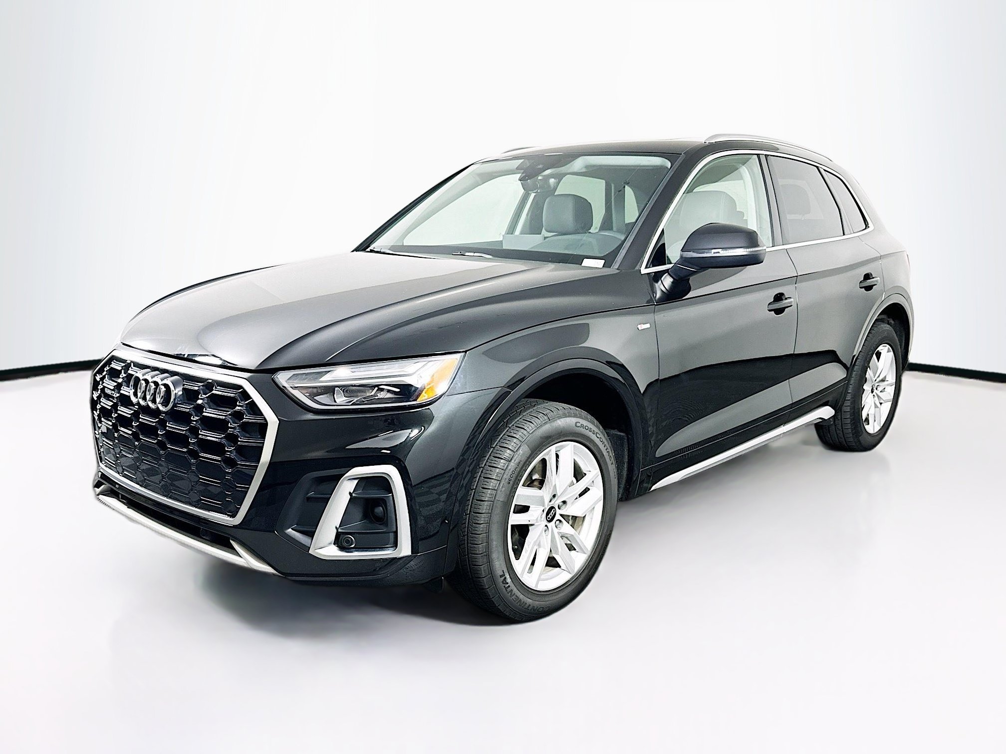 Used 2023 Audi Q5 2.0T Premium w/ Convenience Package AWD/4WD image 3