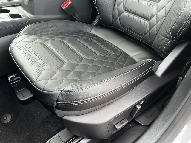 New 2024 Ford Escape SE w/ PHEV Premium Package image 10