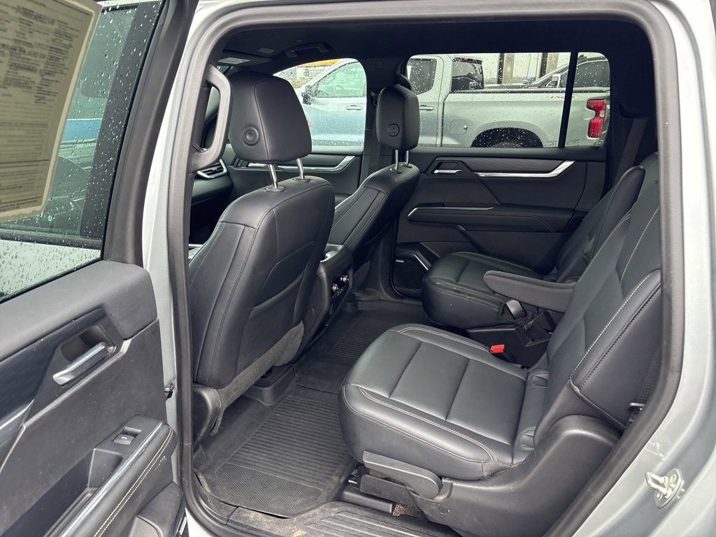 Certified 2024 GMC Acadia Elevation w/ Luxury Package AWD/4WD image 16