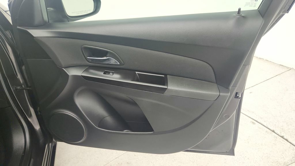 Used 2014 Chevrolet Cruze LT image 30