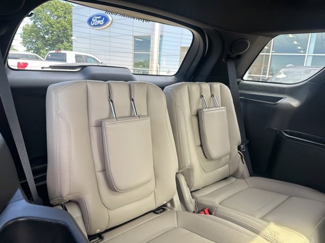 Used 2018 Ford Explorer Limited w/ Equipment Group 301A FWD image 14