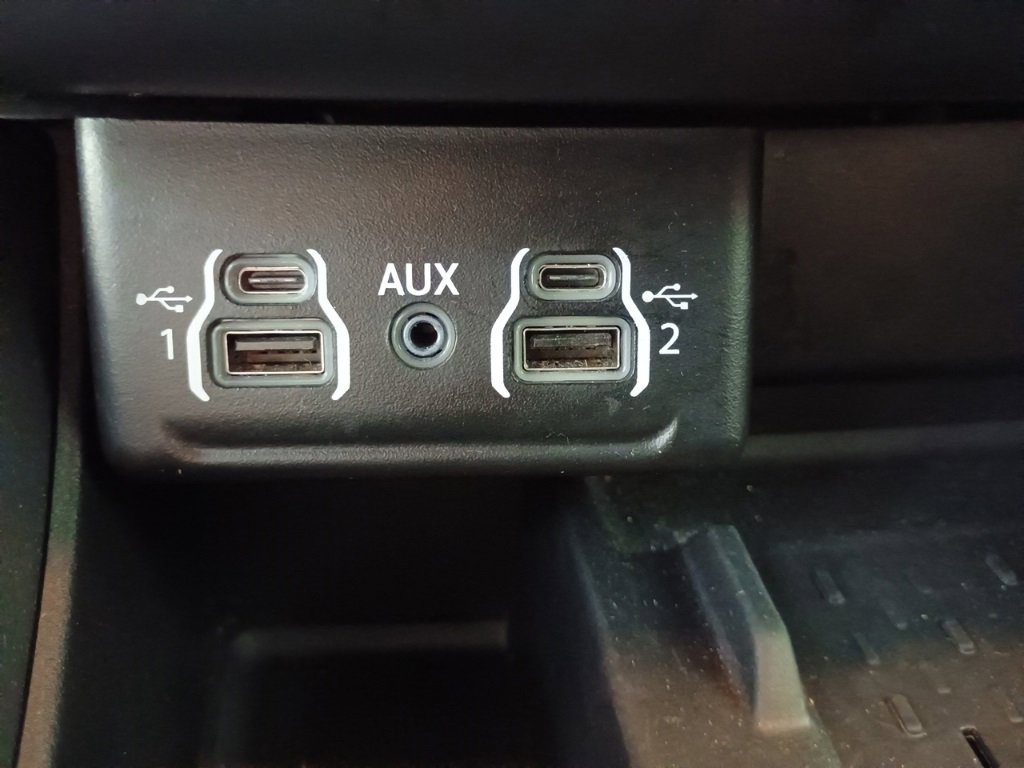 Used 2025 Dodge Durango GT image 39