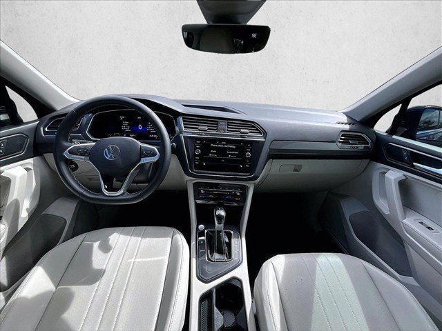 Used 2022 Volkswagen Tiguan SE FWD image 16