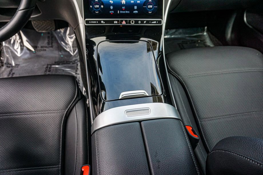 Used 2025 Mercedes-Benz C 300 Sedan image 35