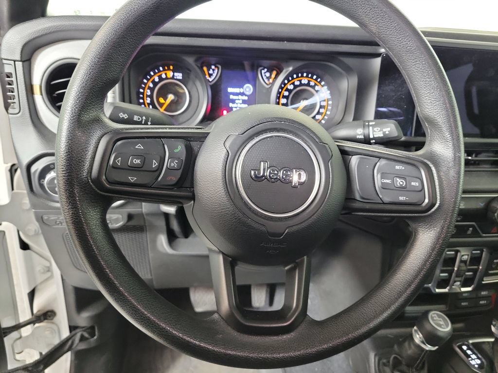 Used 2024 Jeep Gladiator Sport AWD/4WD image 15