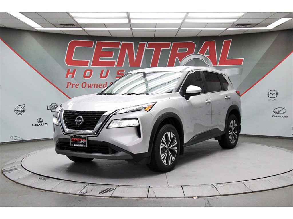 Used 2023 Nissan Rogue SV image 2
