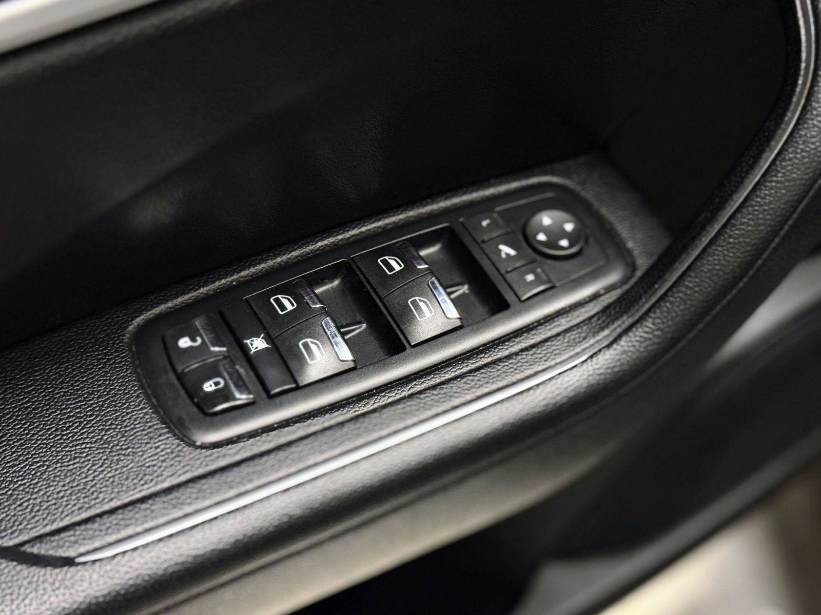 Used 2017 Maserati Levante image 13