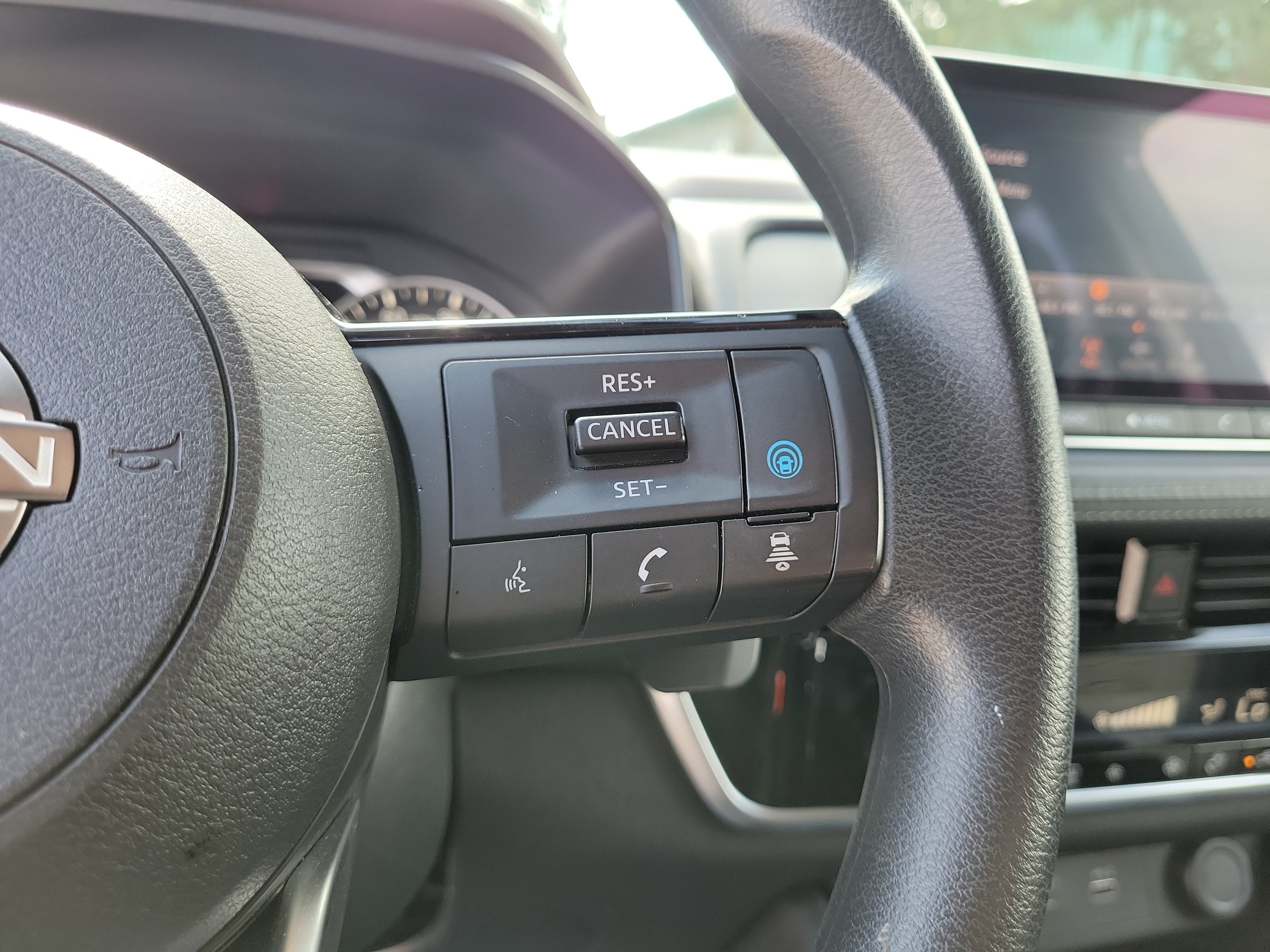 Certified 2023 Nissan Rogue SV FWD image 24