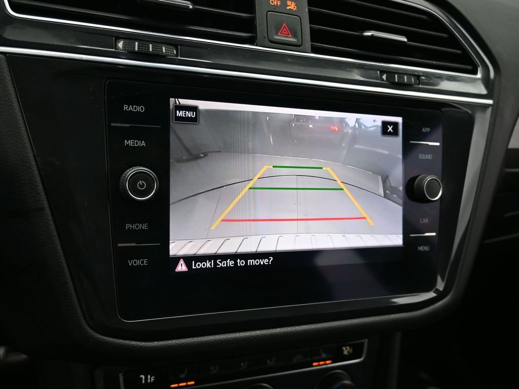 Used 2020 Volkswagen Tiguan SE R-Line image 18