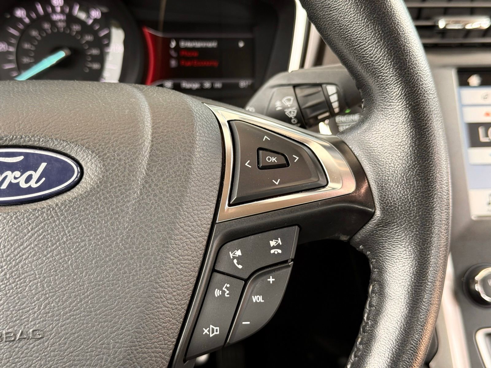 Used 2018 Ford Fusion SE w/ Equipment Group 602A FWD image 27