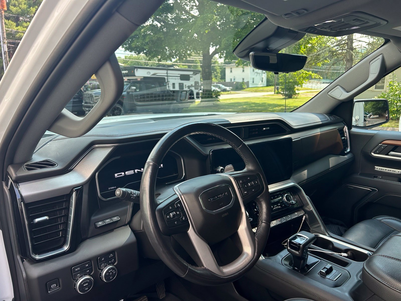 Used 2023 GMC Sierra 1500 Denali w/ Denali Reserve Package AWD/4WD image 12