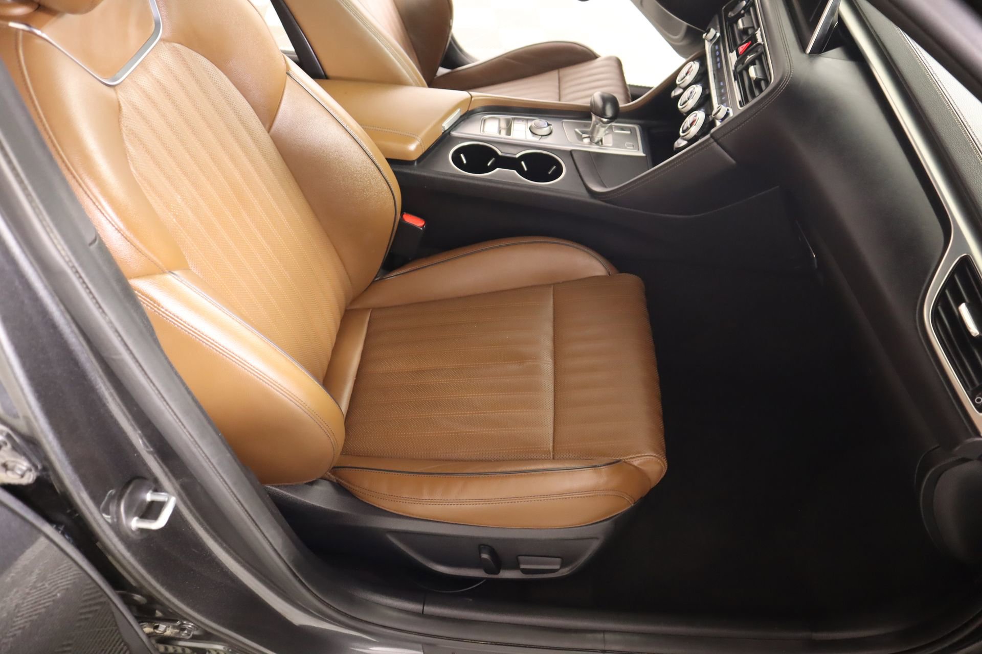 Used 2021 Genesis G70 2.0T w/ Elite Package image 14