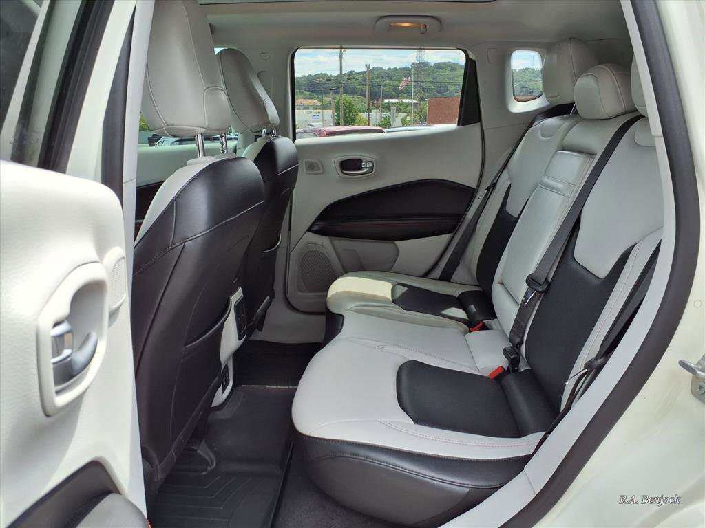 Used 2018 Jeep Compass Limited w/ Navigation Group image 7