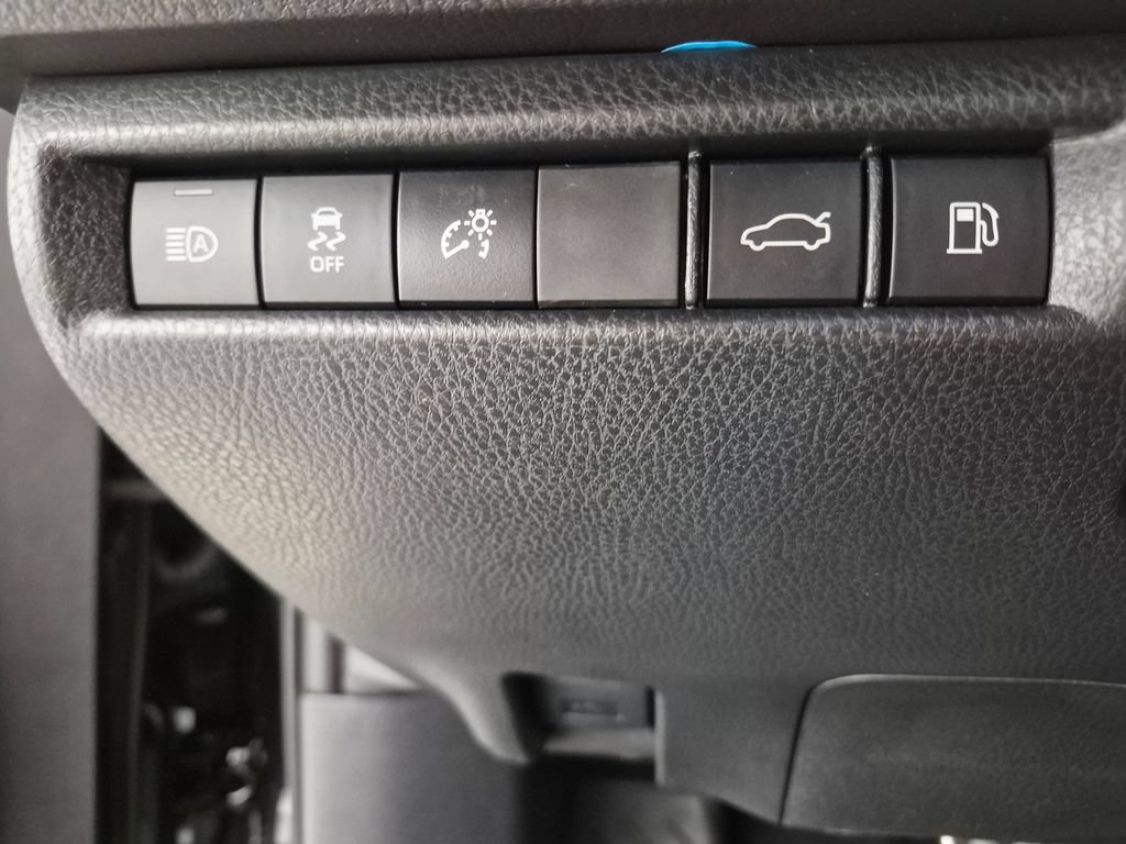 Used 2026 Toyota Camry SE FWD image 11