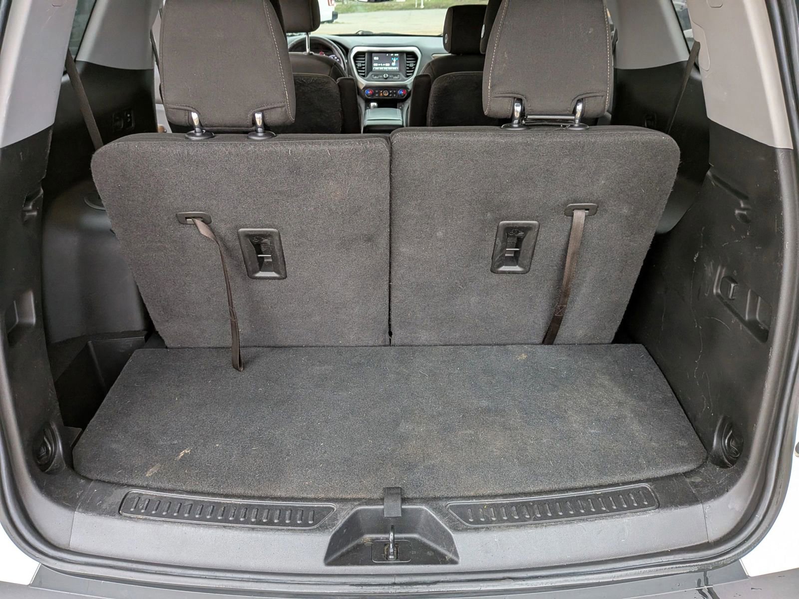 Used 2019 GMC Acadia SLE image 31