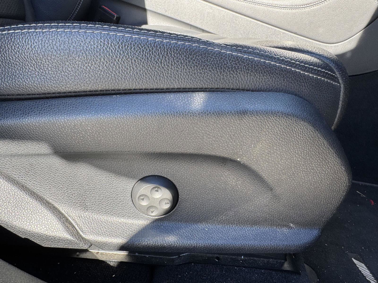 Certified 2021 Mercedes-Benz GLC 300 image 33