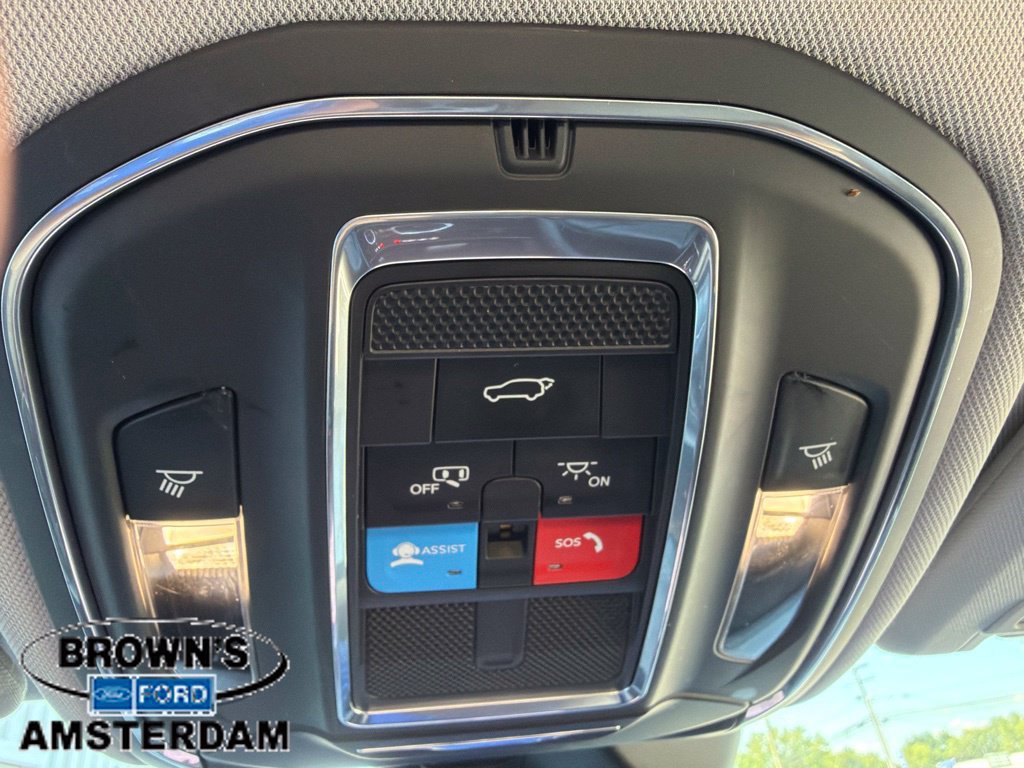 Used 2023 Jeep Grand Cherokee L Limited AWD/4WD image 13