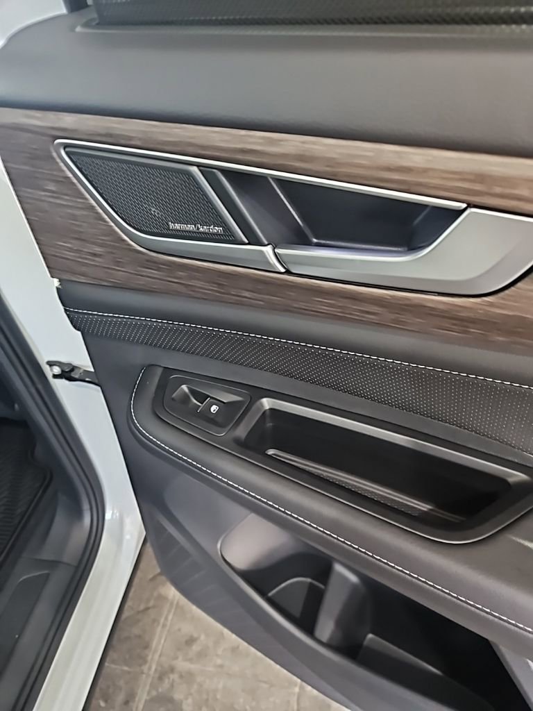 New 2026 Volkswagen Atlas SEL Premium R-Line image 17