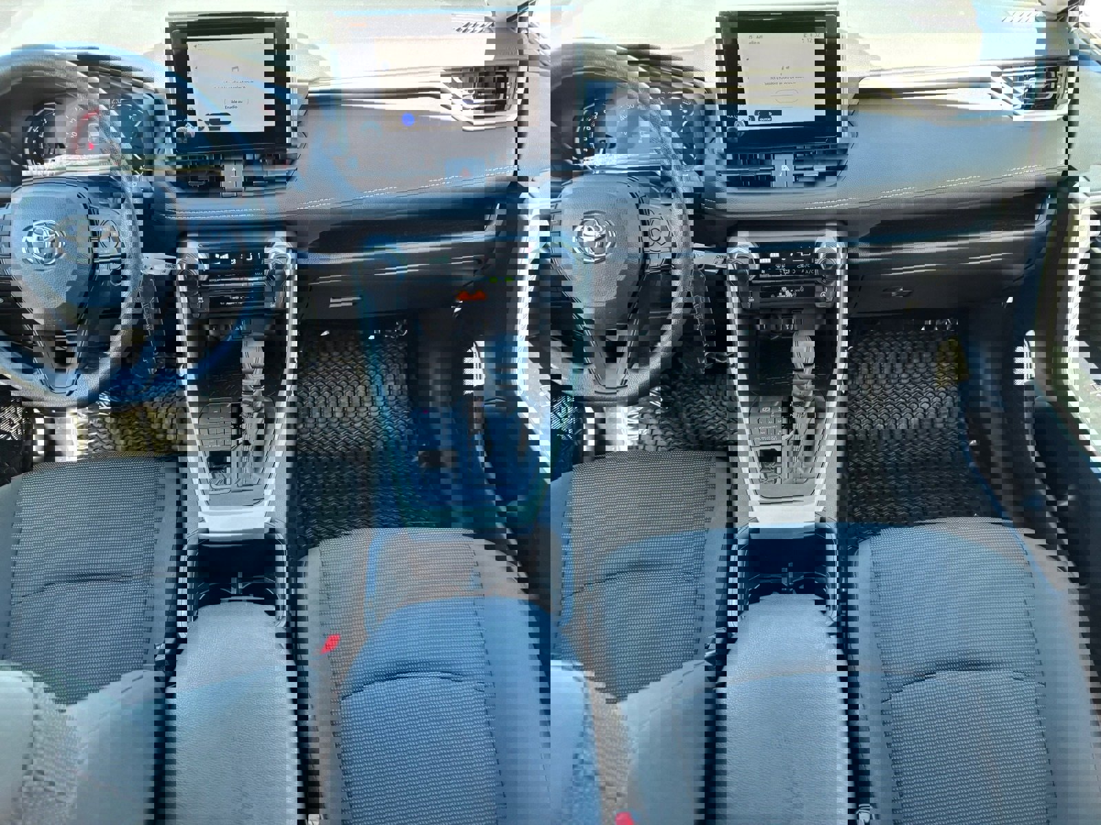 Used 2025 Toyota RAV4 LE image 14