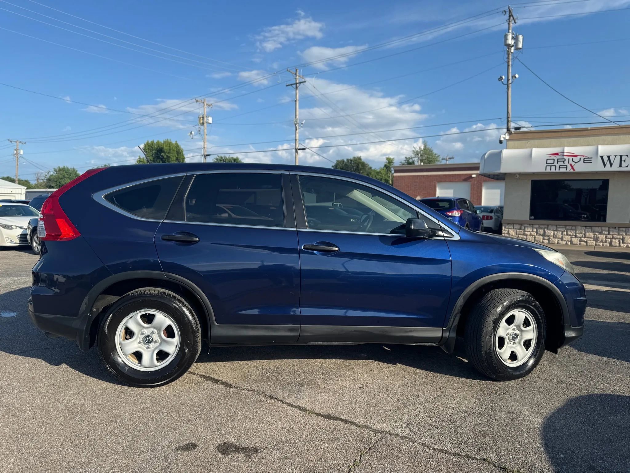 Used 2015 Honda CR-V LX image 2