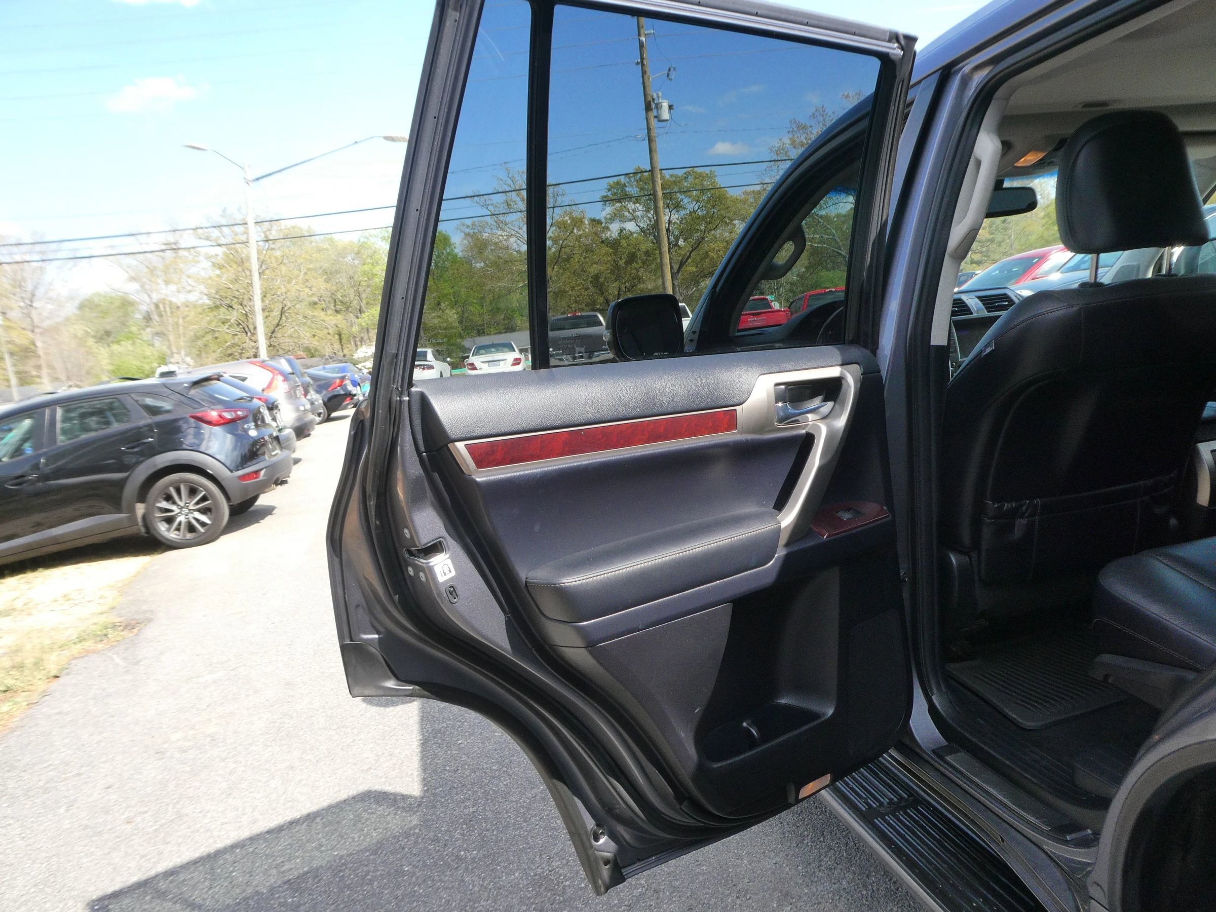 Used 2016 Lexus GX 460 w/ Premium Package image 31