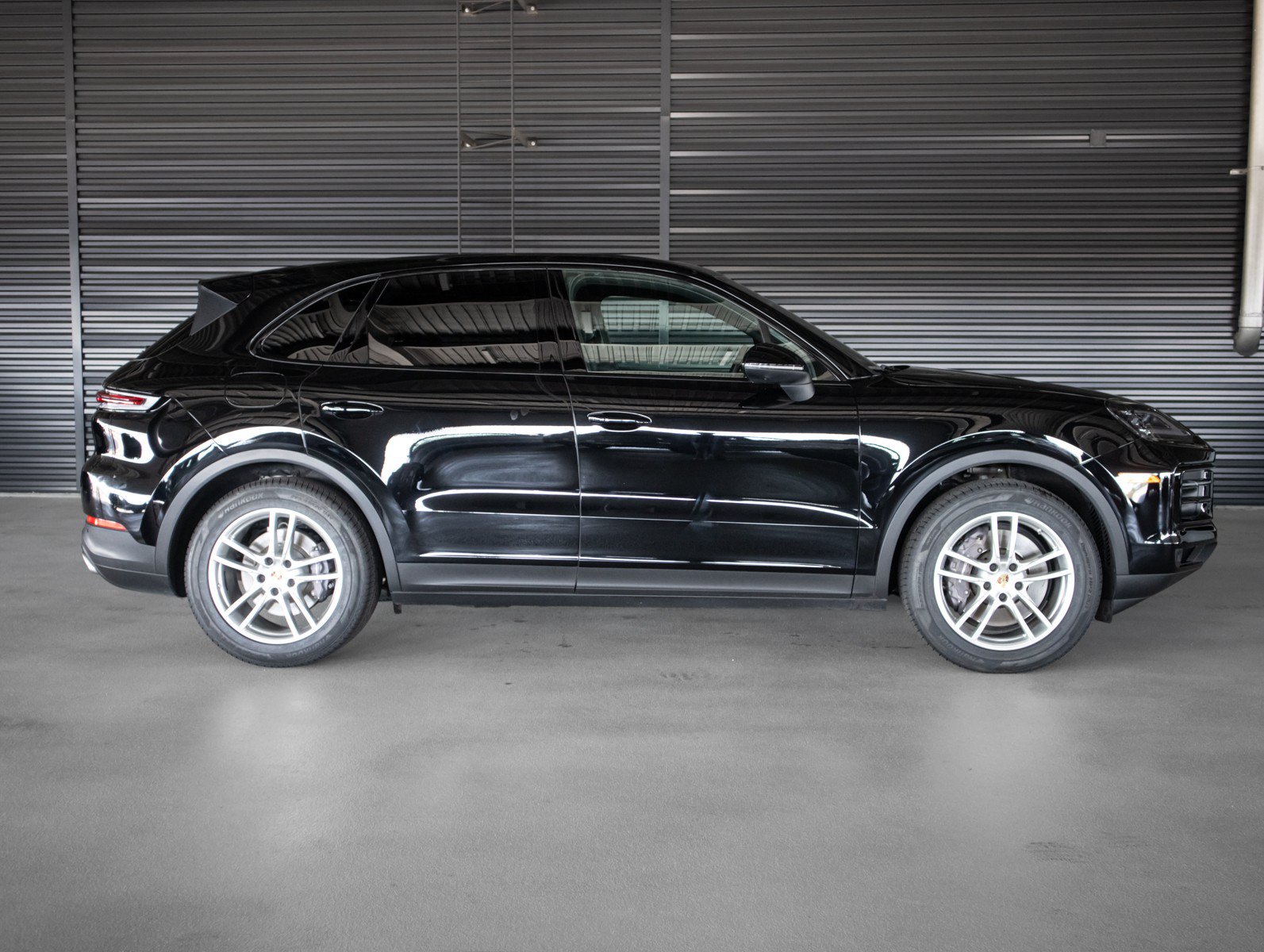 Certified 2024 Porsche Cayenne AWD/4WD image 11