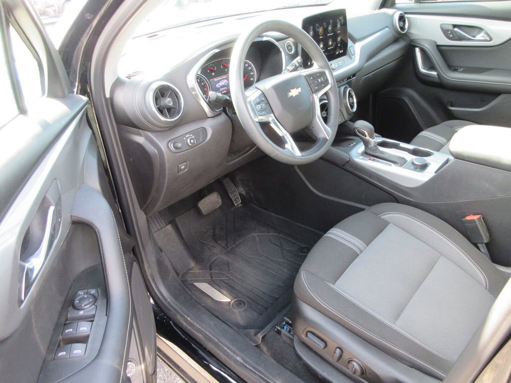 Used 2024 Chevrolet Blazer LT w/ Convenience Package image 12