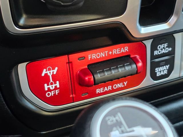 Used 2025 Jeep Wrangler Unlimited Rubicon w/ Convenience Group AWD/4WD image 34