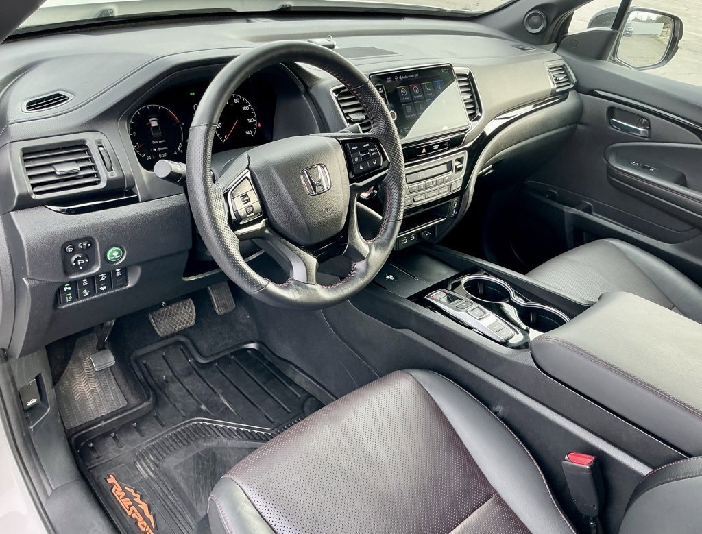Used 2025 Honda Ridgeline Black Edition image 39